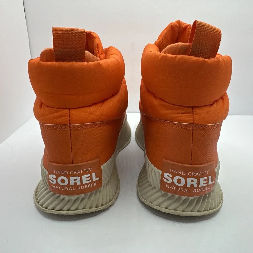 Sorel Out N About III Puffy Zip Orange Winter Boots Womens Size 9.5 NL4934-805